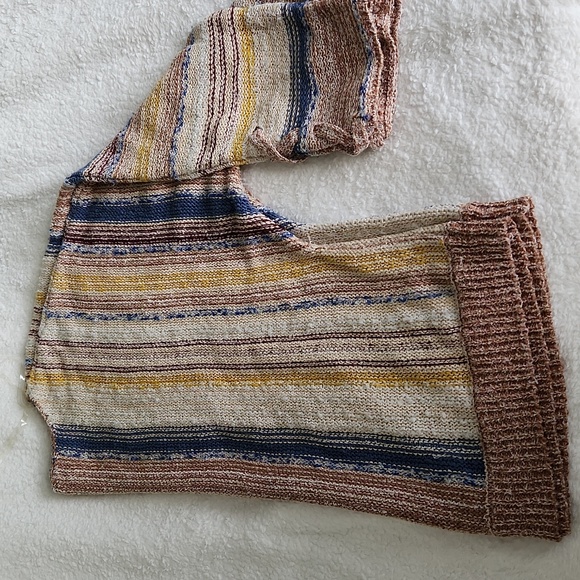 Sweater - Picture 2 of 4